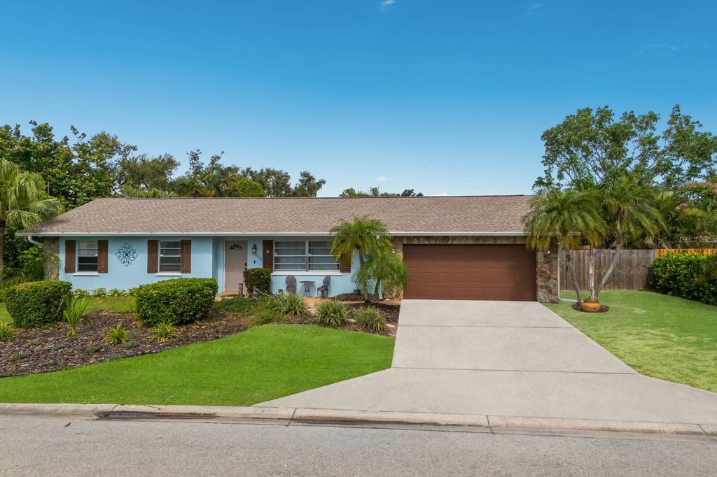 Photo of 1004 68th Street NW, Bradenton, FL 34209 (MLS # A4656725)