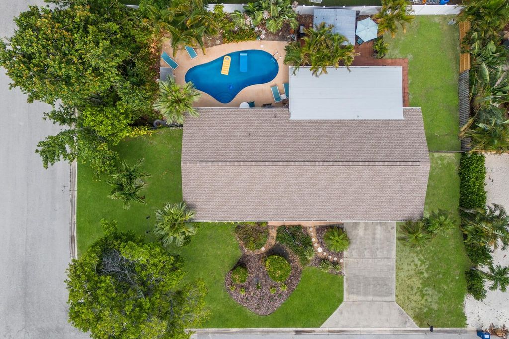 Photo of 1004 68th Street NW, Bradenton, FL 34209 (MLS # A4656725)