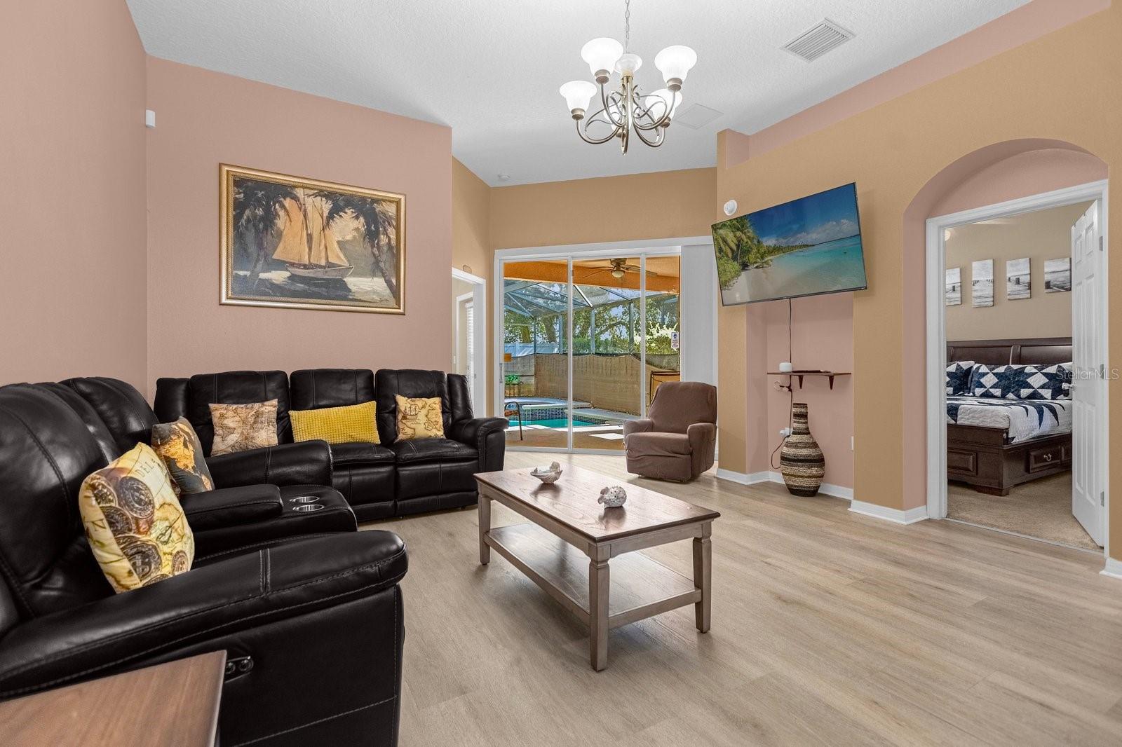 CALABAY PARC AT TOWER LAKE - Residential