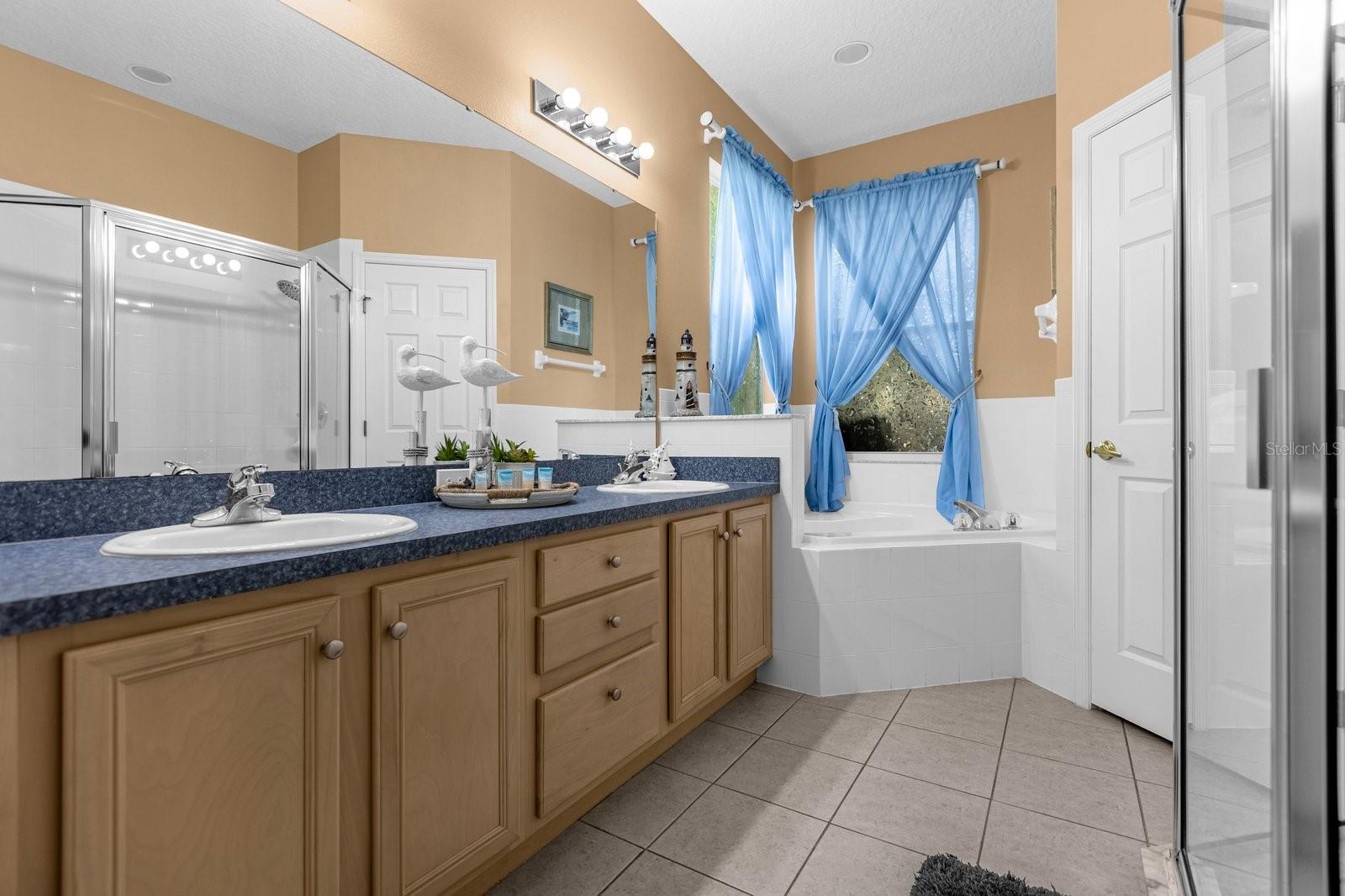 CALABAY PARC AT TOWER LAKE - Residential