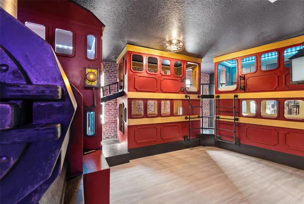 Photo of 1513 Mulligan Boulevard, Davenport, FL 33896 (MLS # S5142764)