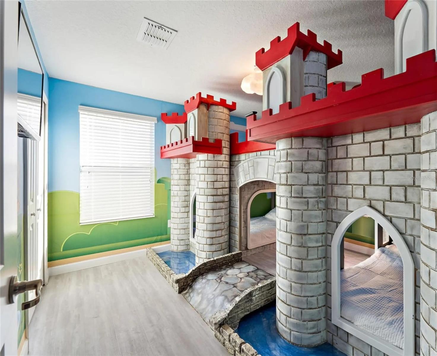 1513 MULLIGAN BOULEVARD