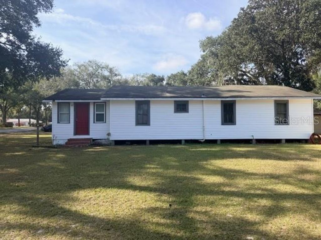 Photo of 725 W Socrum Loop Road, Lakeland, FL 33809 (MLS # P4937224)