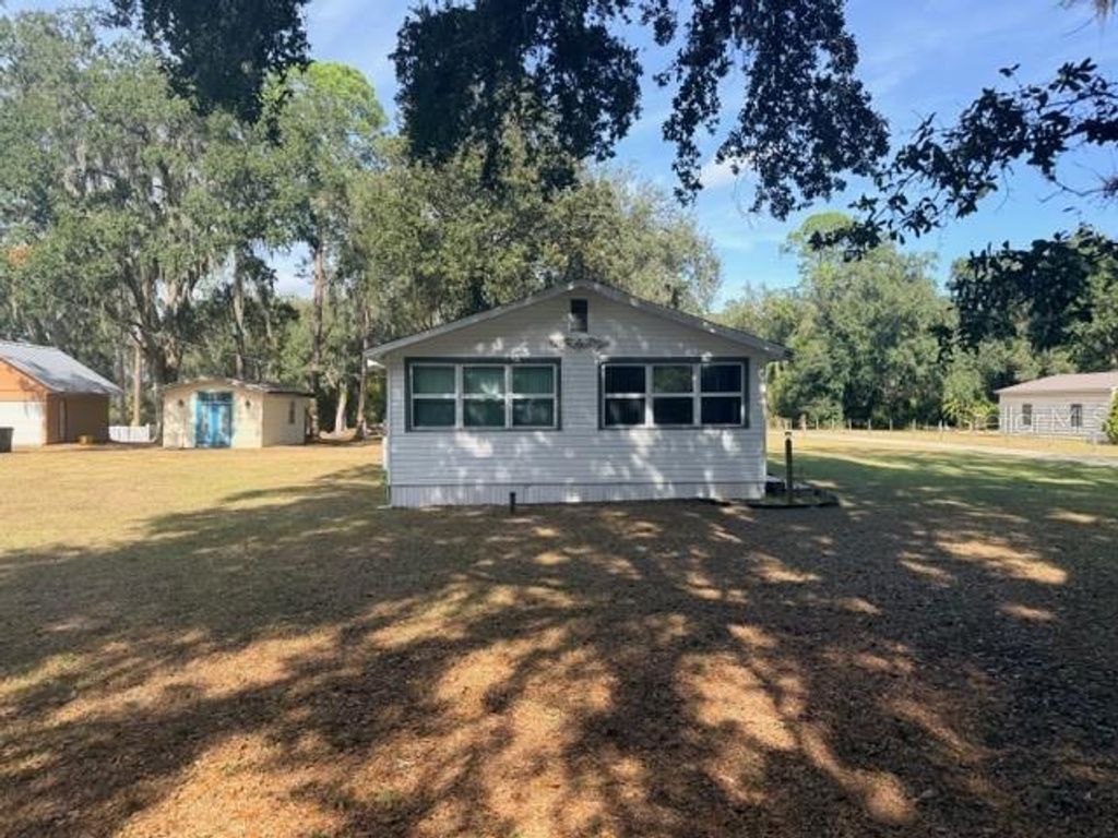 Photo of 725 W Socrum Loop Road, Lakeland, FL 33809 (MLS # P4937224)