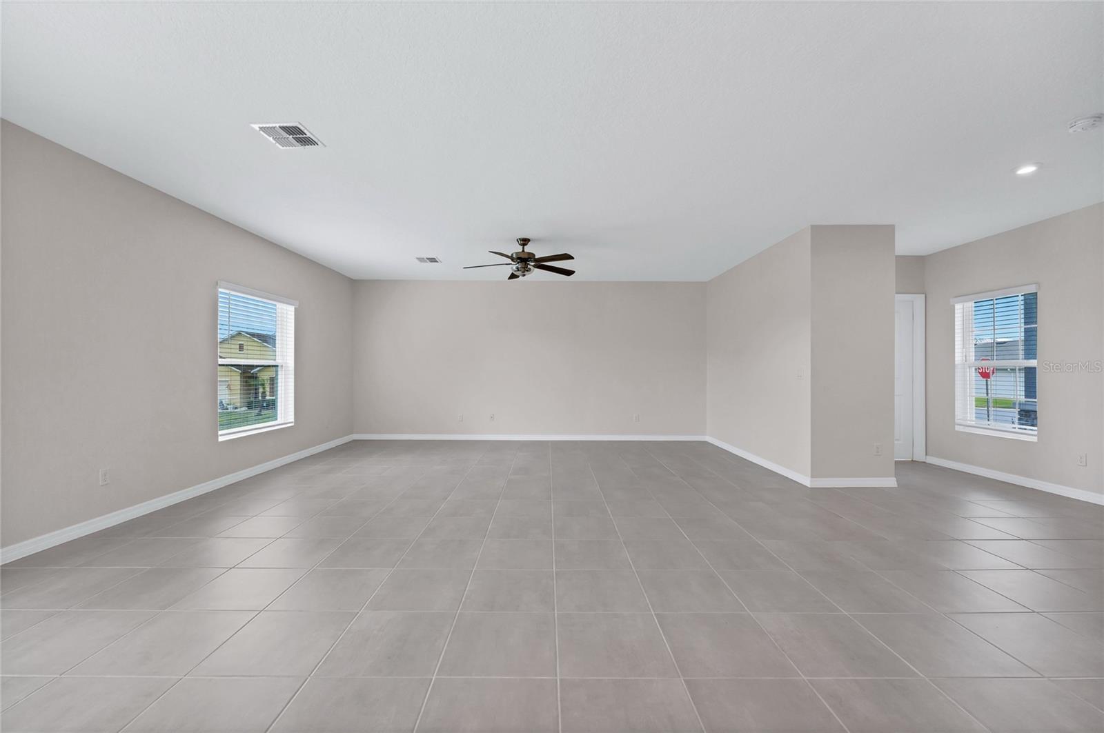 SAWGRASS BAY - Residential