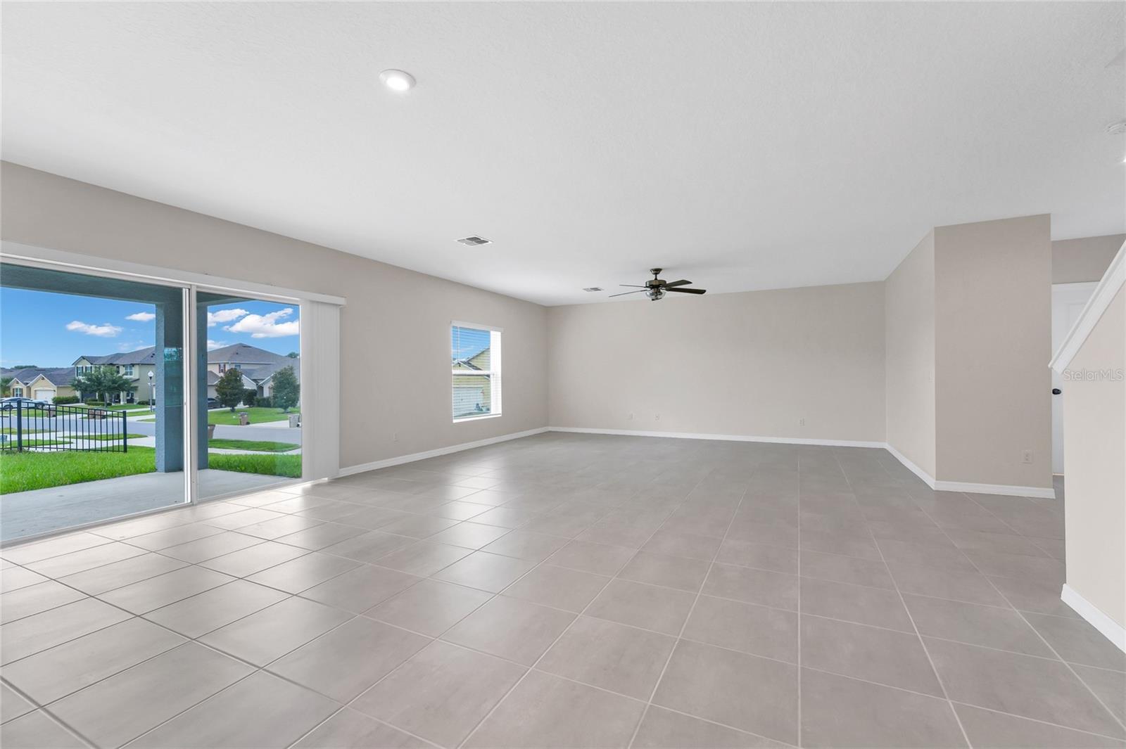 SAWGRASS BAY - Residential