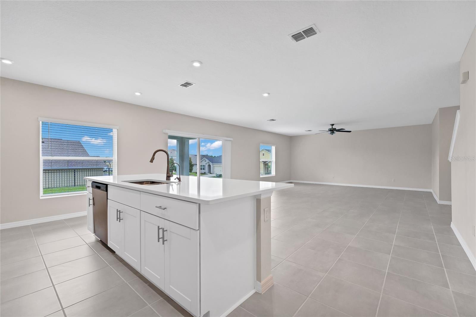 SAWGRASS BAY - Residential
