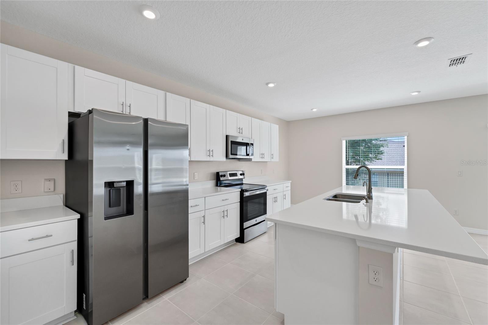SAWGRASS BAY - Residential