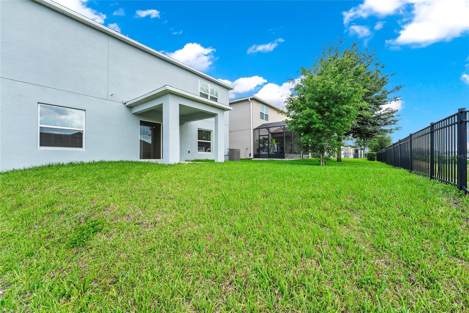 SAWGRASS BAY - Residential