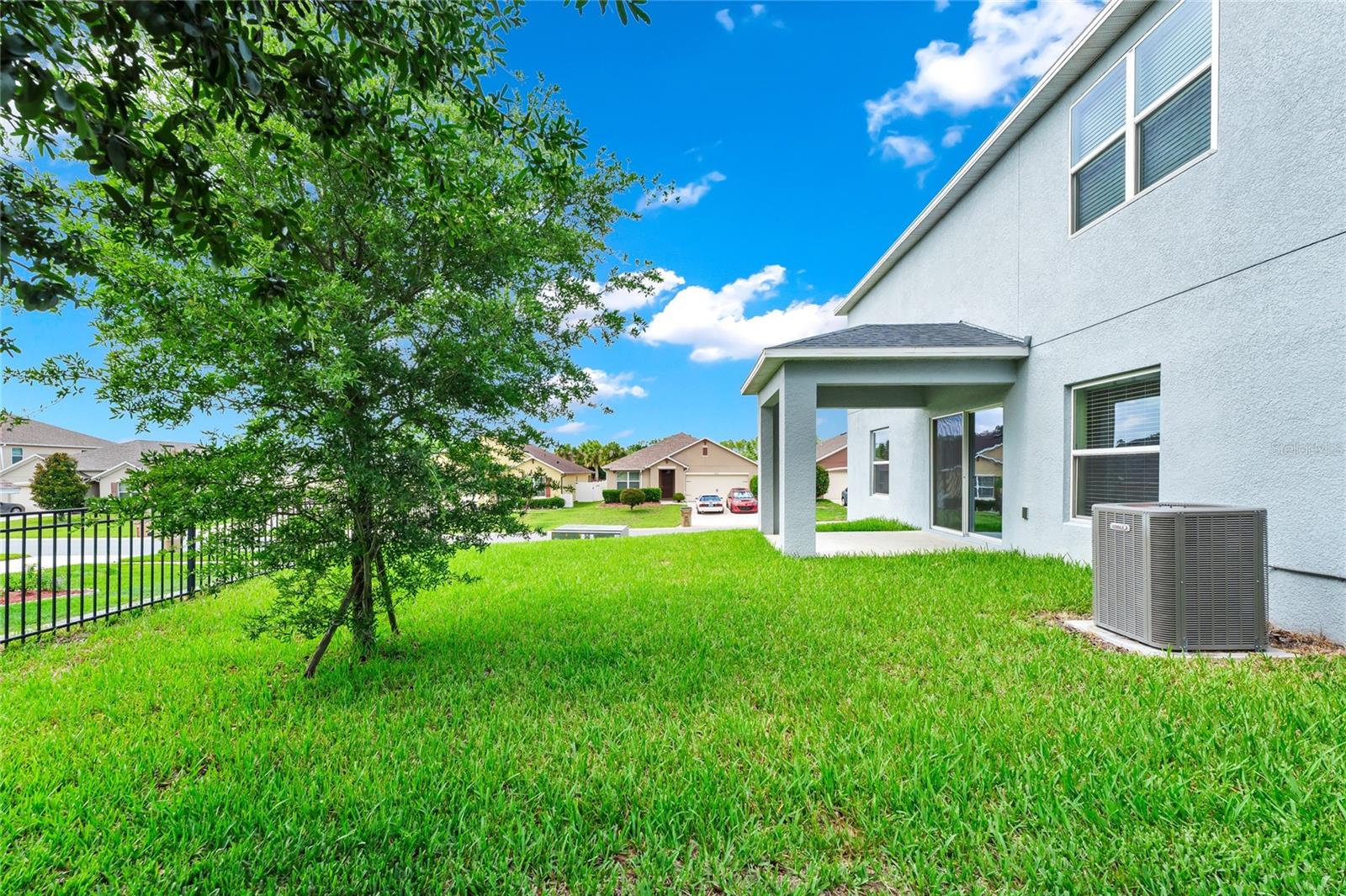SAWGRASS BAY - Residential