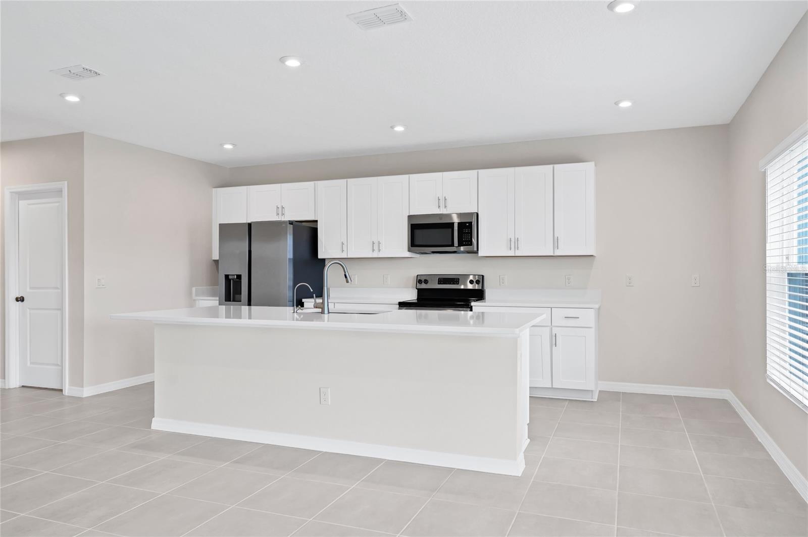 SAWGRASS BAY - Residential
