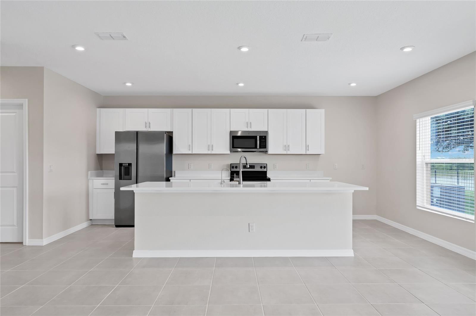 SAWGRASS BAY - Residential