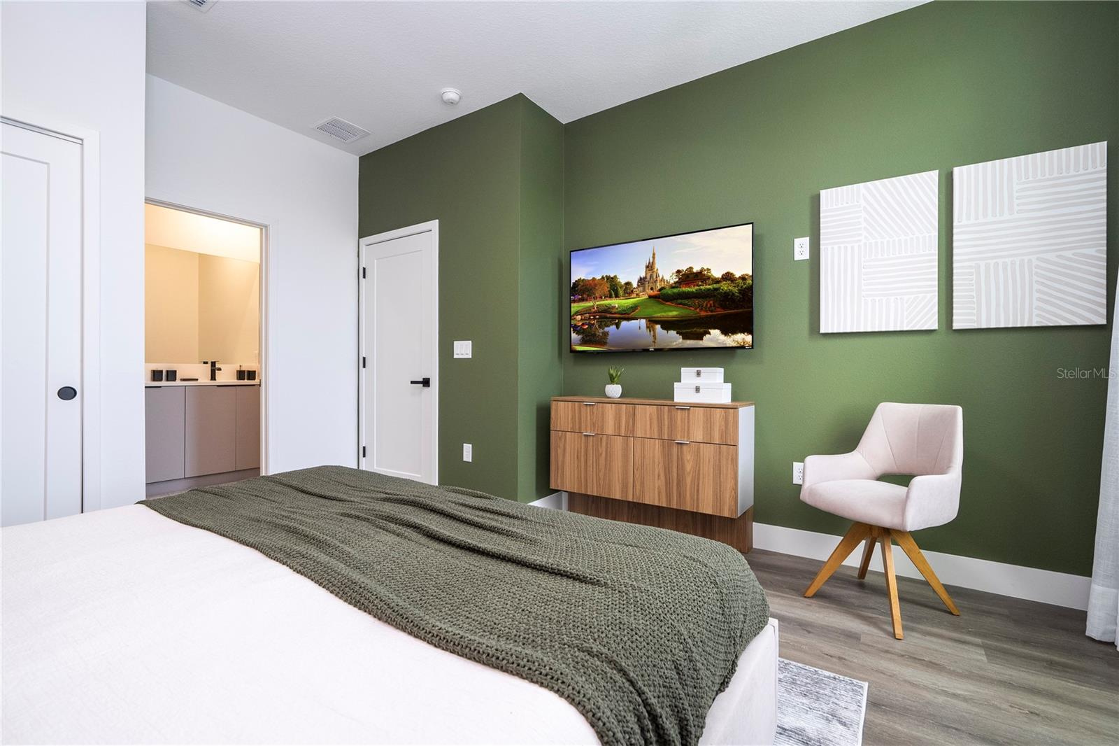 WESTSIDE CAY - Residential