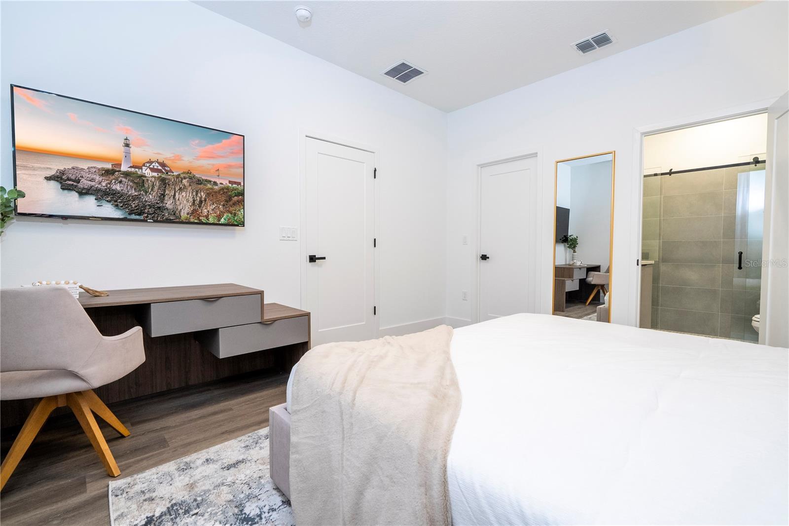 WESTSIDE CAY - Residential