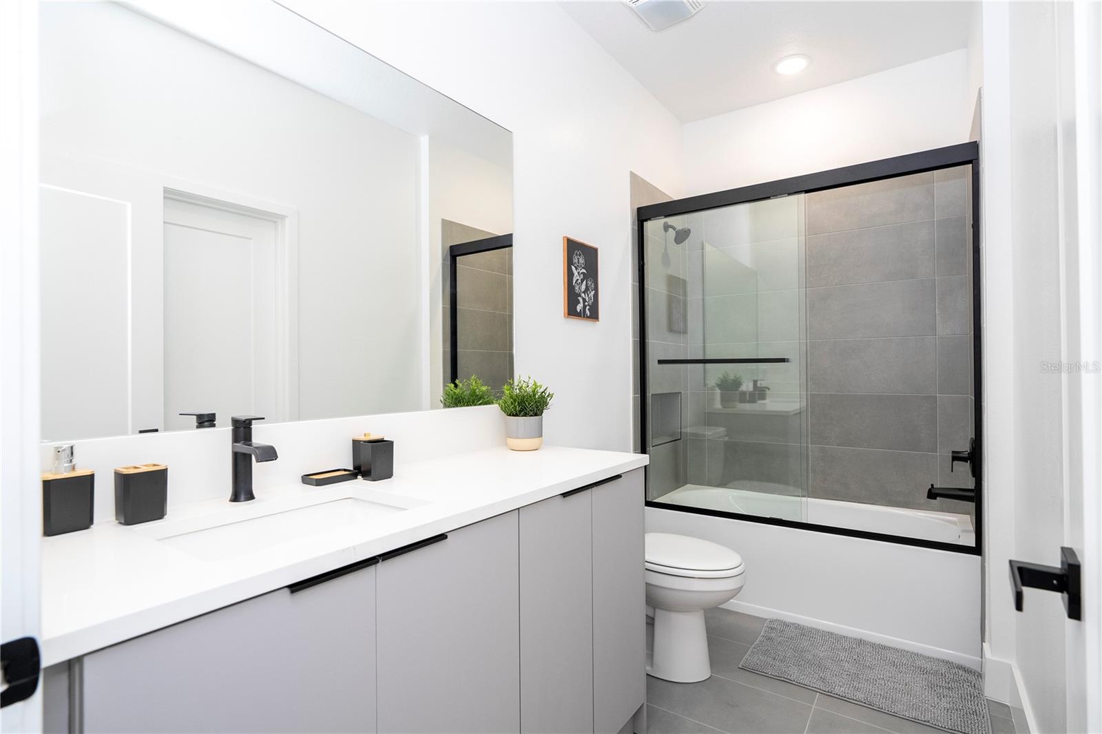 WESTSIDE CAY - Residential