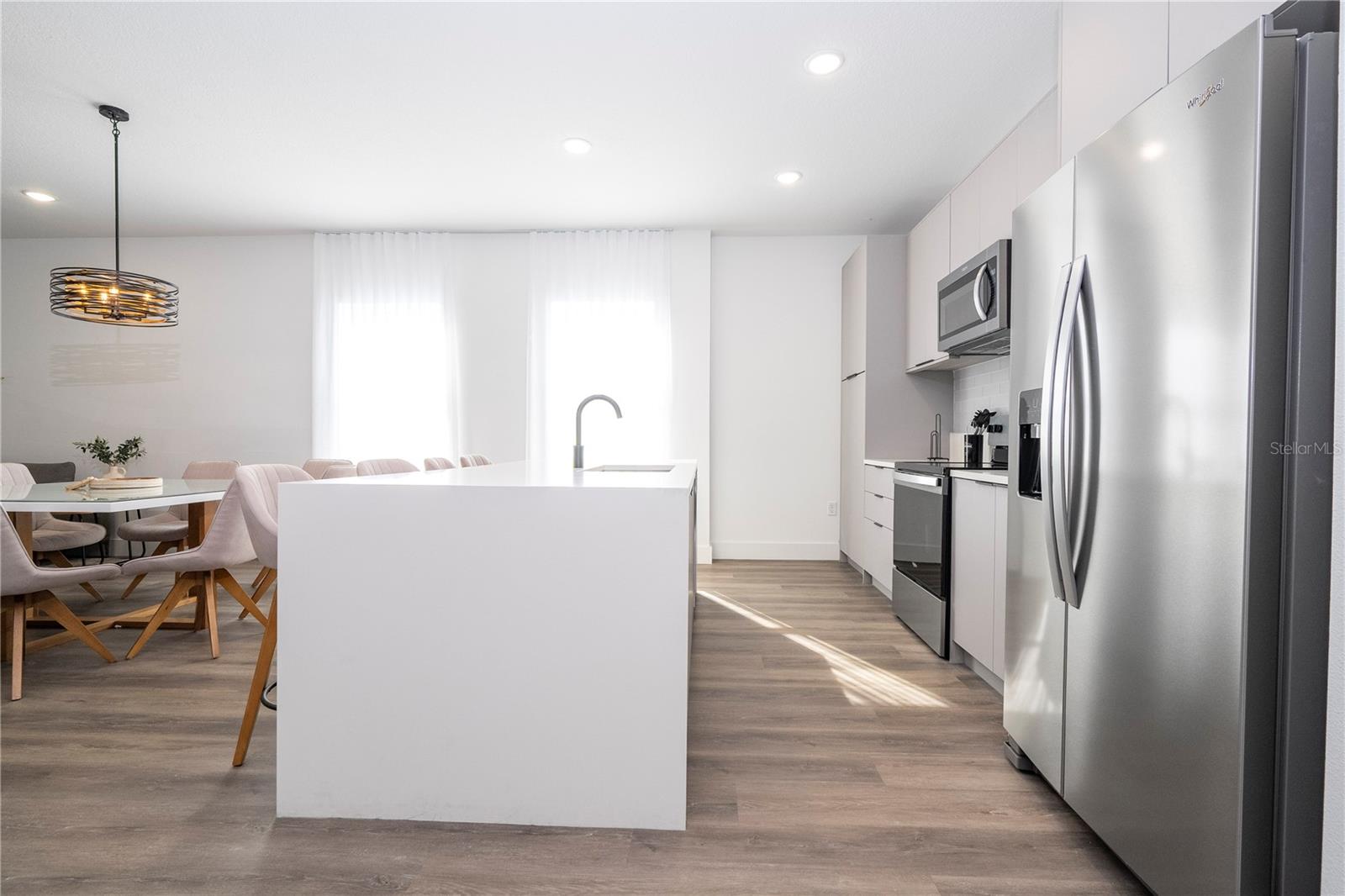 WESTSIDE CAY - Residential