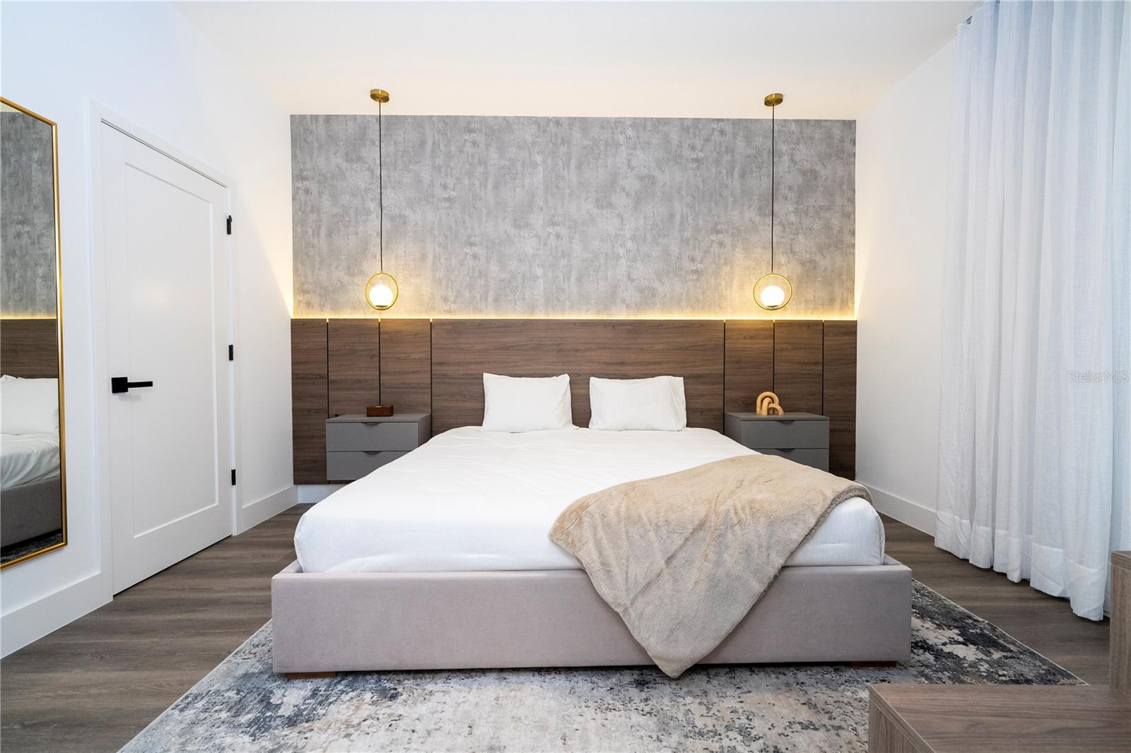 WESTSIDE CAY - Residential