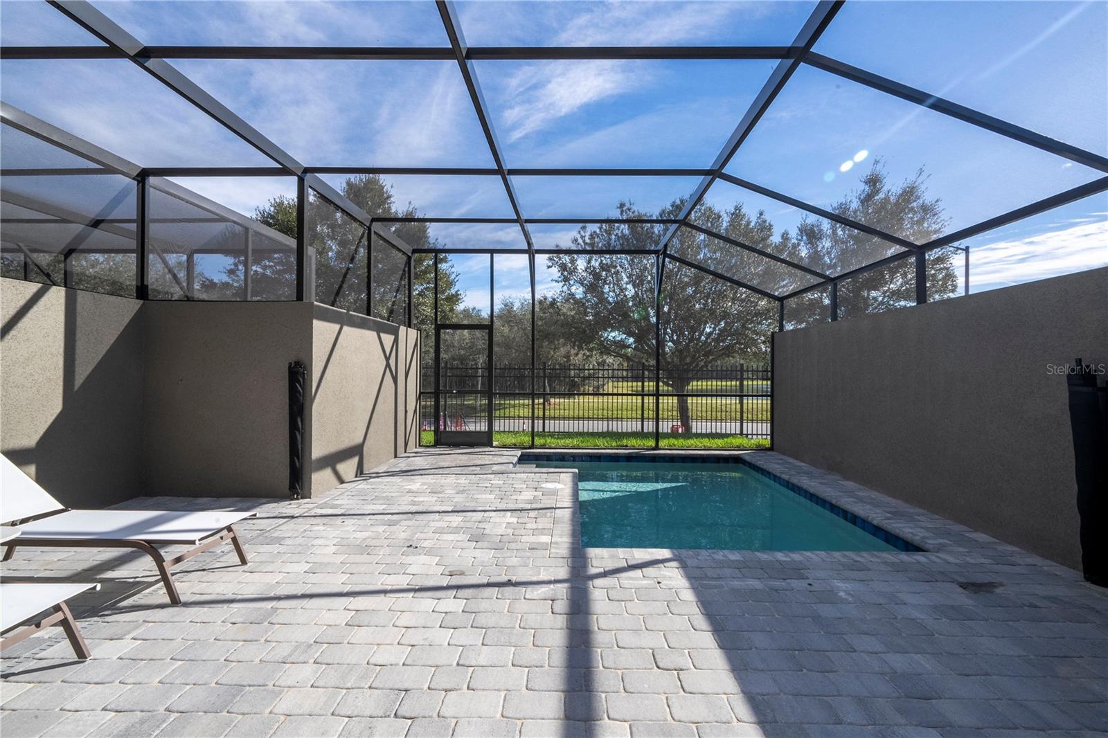 WESTSIDE CAY - Residential