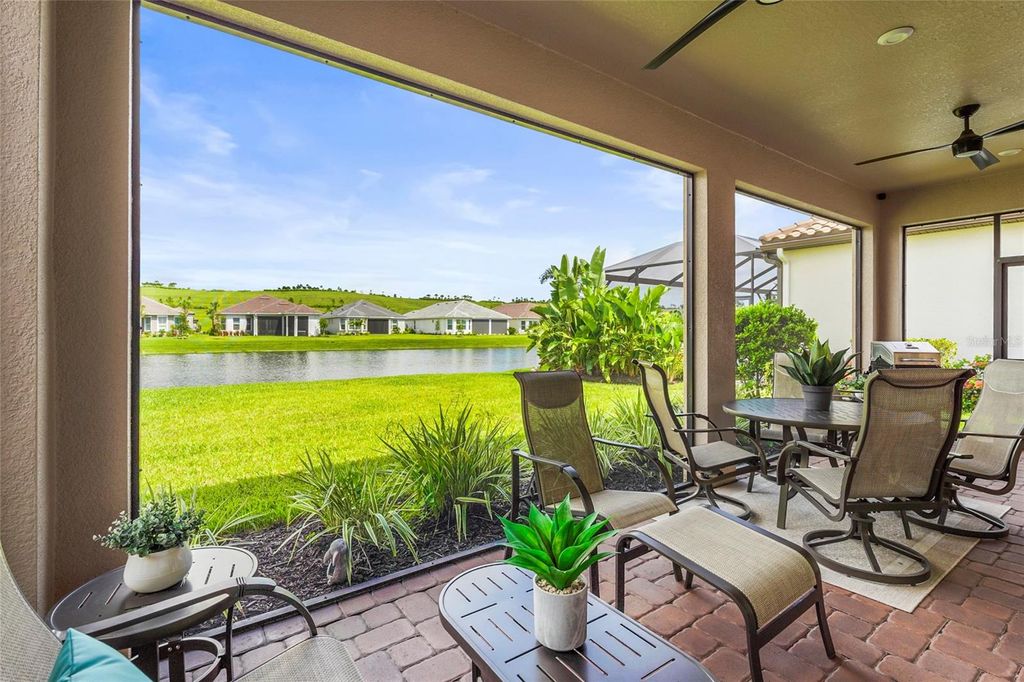 Photo of 6253 Mesa Glen, Bradenton, FL 34203 (MLS # A4661049)