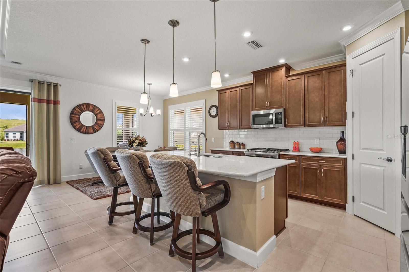 6253 MESA GLEN