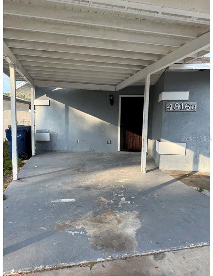 Available now! This fully renovated Unit B of a one-sided duplex offers 2 bedrooms, 2 full bathrooms, plus a versatile den. Enjoy vaulted ceilings and a private, fully fenced backyard, separate from Unit A. Conveniently located near the State College of Florida and IMG Academy, with easy access to SRQ Airport, downtown Bradenton, and Sarasota. Schedule your showing today.