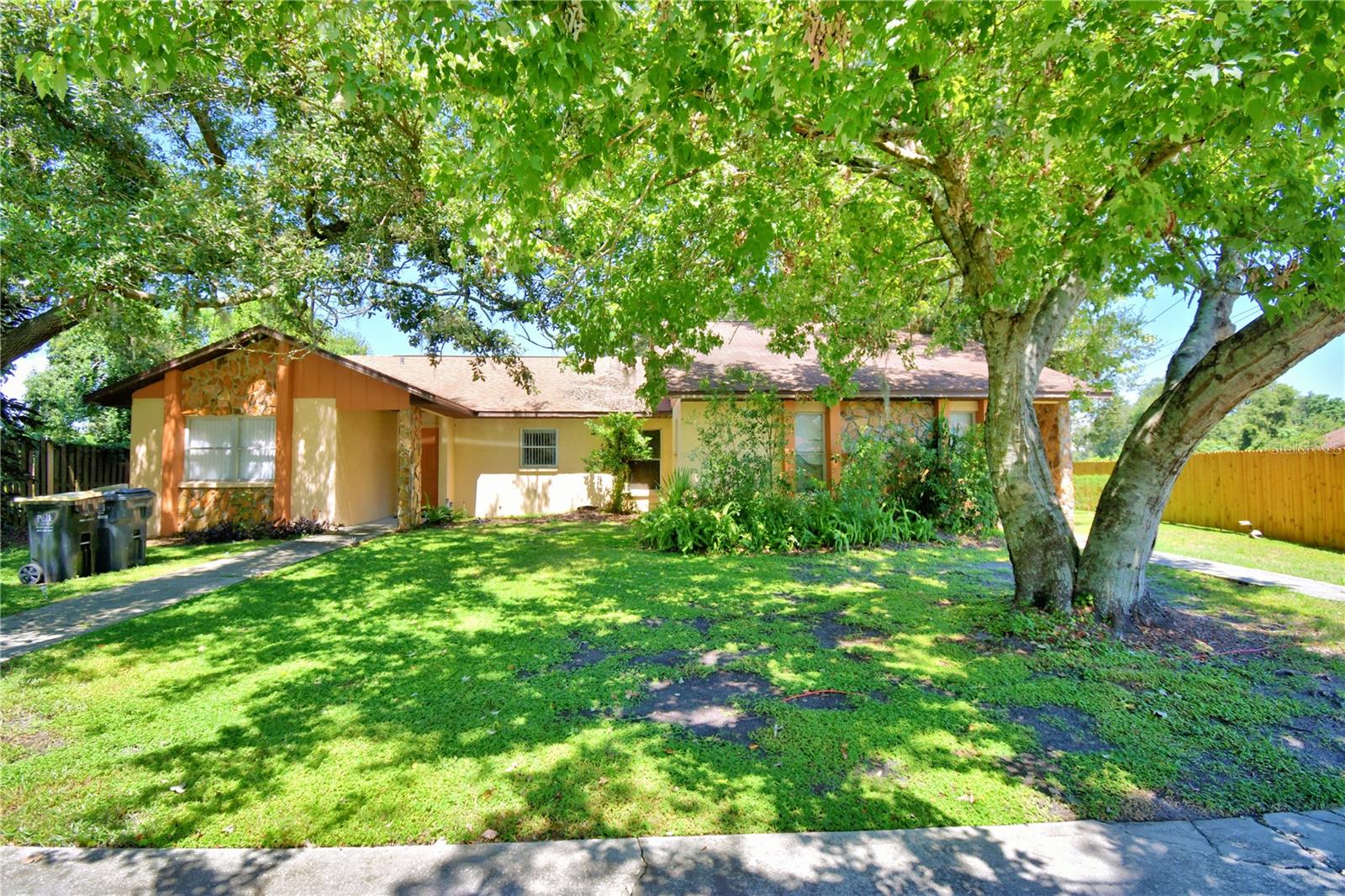 Charming 2 Bed, 2 Bath Gem in the Heart of Lakeland!
Welcome to your dream home in the vibrant heart of Lakeland located in Central Florida! This beautifully maintained 2-bedroom, 2-bathroom home features vaulted ceilings, an open-concept kitchen, and a desirable split floor plan—perfect for privacy and everyday comfort.
Tucked inside a well-kept HOA community, you'll enjoy peace of mind with added amenities and a welcoming neighborhood feel. Just steps from Lakeland’s best dining, shopping, parks, and entertainment — you’ll never run out of things to do! Whether you're exploring nearby lakes, catching a show, or enjoying local events, everything you love is right at your fingertips. This home is perfect for
first-time homebuyers, downsizers, and/or investors who are interested in expanding their portfolio! Come see why Lakeland living is the lifestyle you've been waiting for!