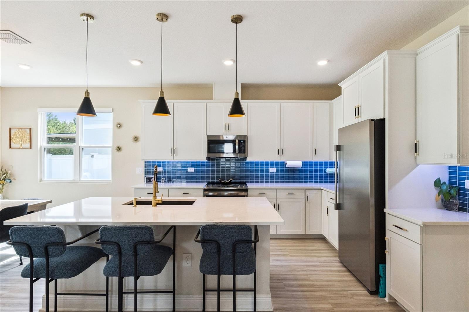 4148 SOUTHERN VISTA LOOP