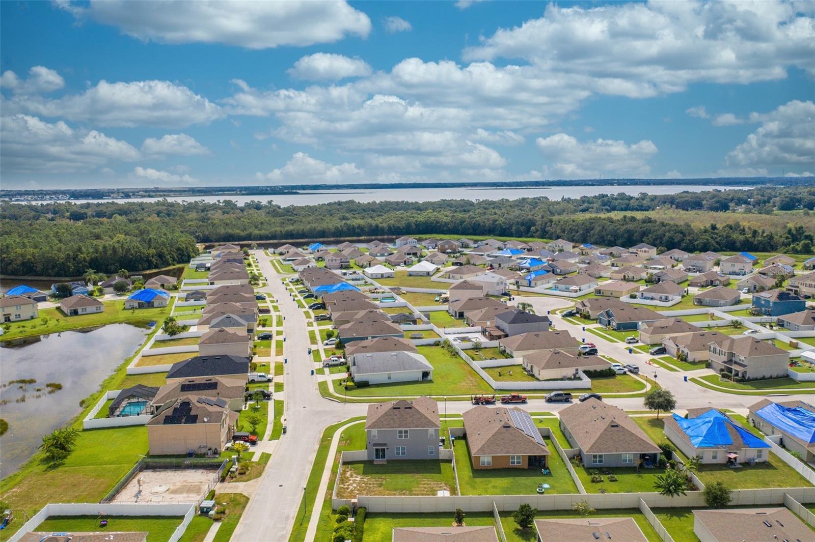 LAKESIDE LANDINGS PH 01 - Residential