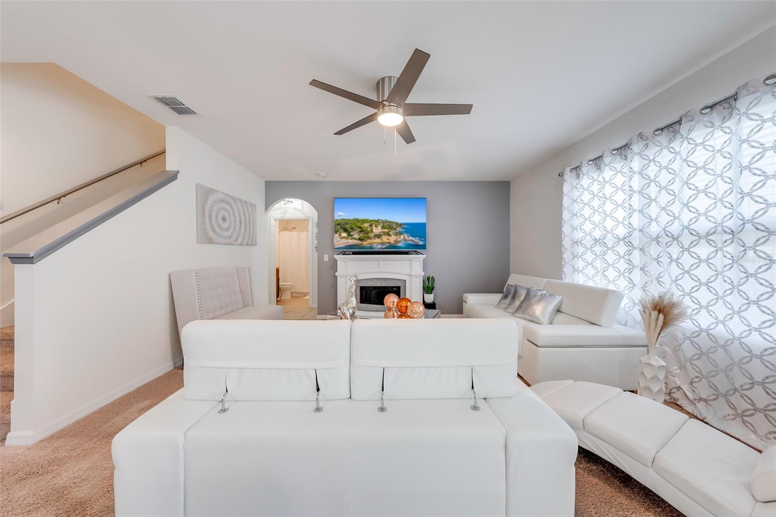 LAKESIDE LANDINGS PH 01 - Residential