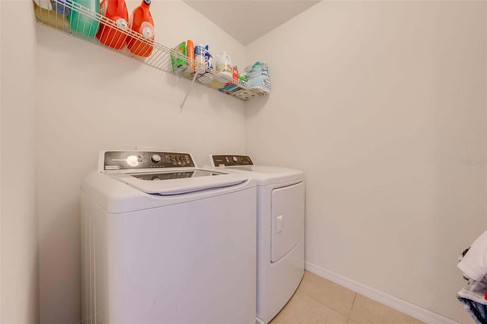 LAKESIDE LANDINGS PH 01 - Residential