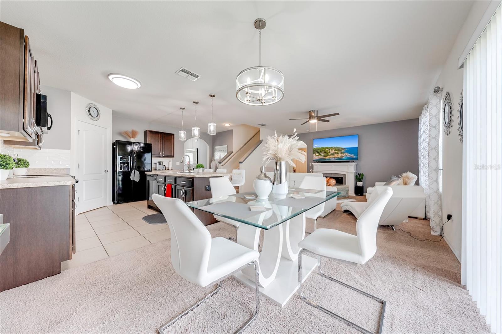 LAKESIDE LANDINGS PH 01 - Residential