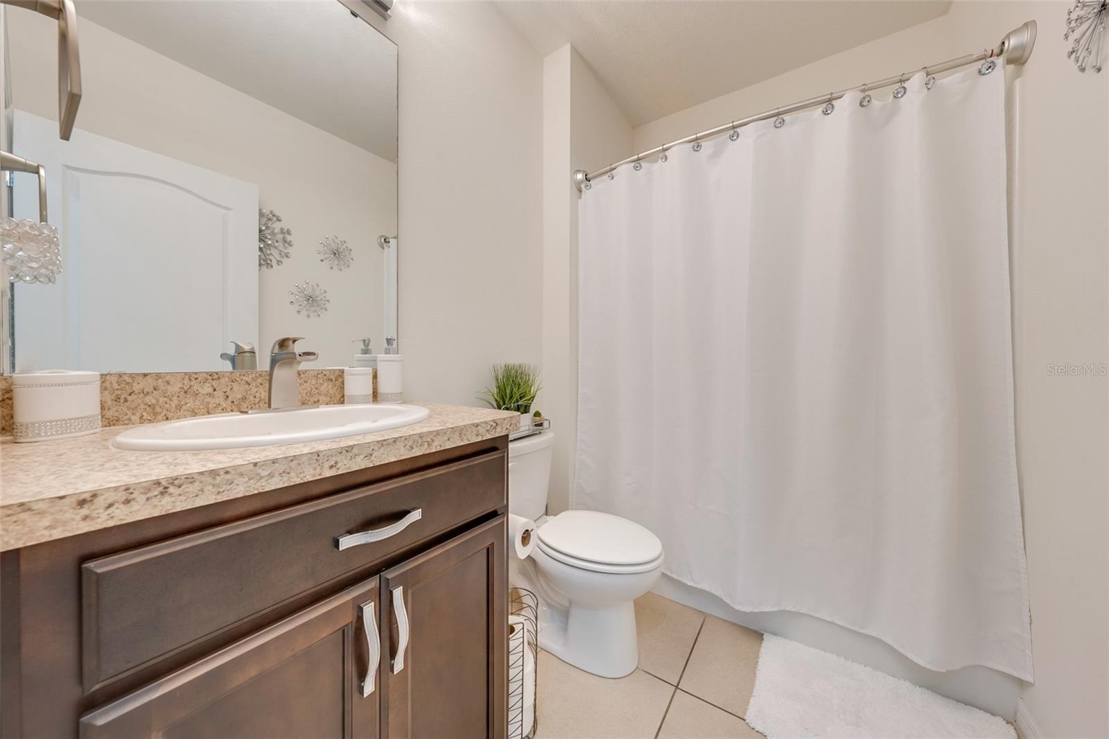 LAKESIDE LANDINGS PH 01 - Residential