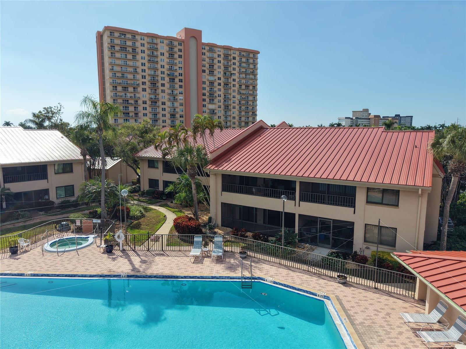 VILLAS ON POINT BRITTANY CONDO - Residential