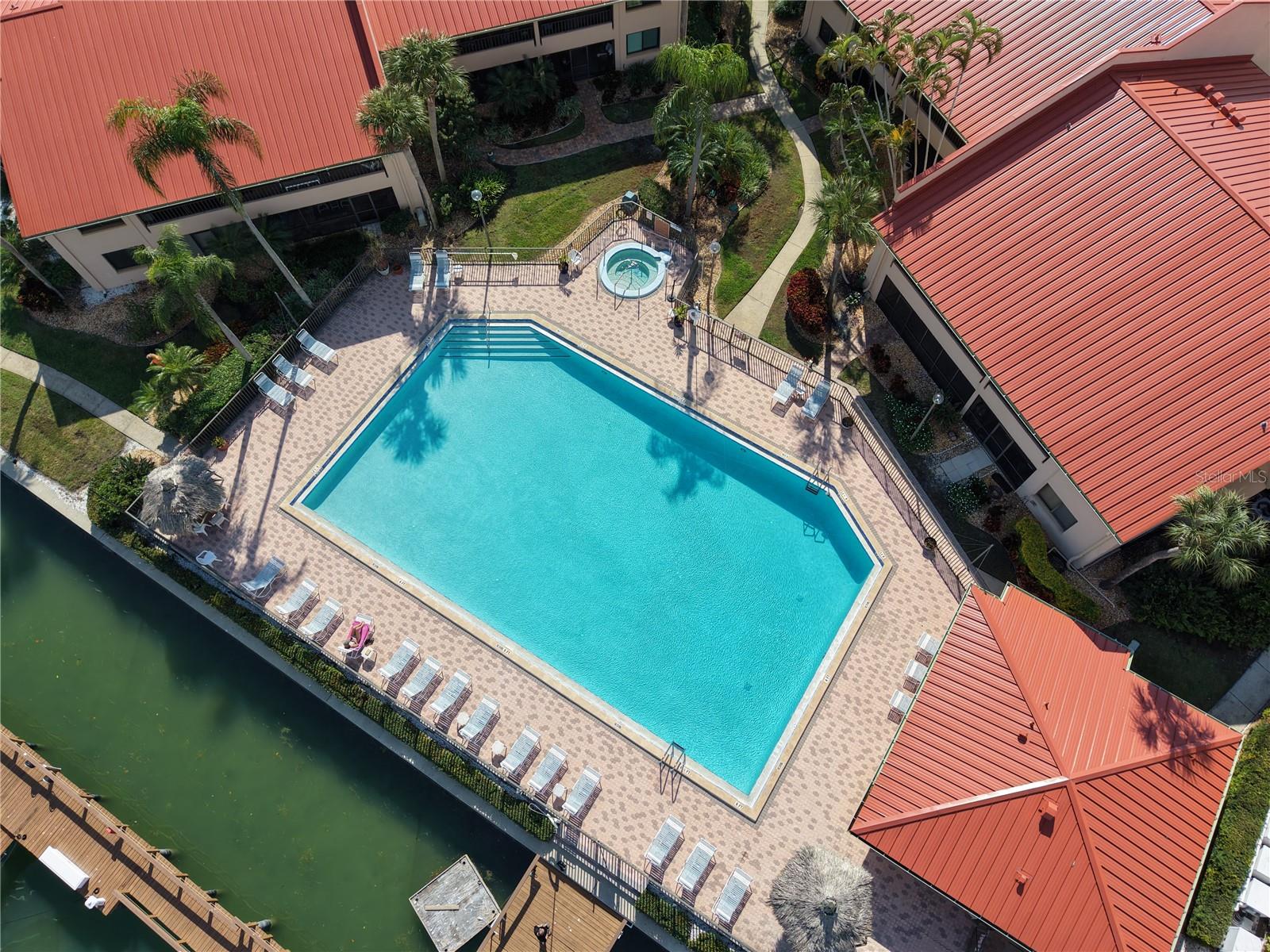 VILLAS ON POINT BRITTANY CONDO - Residential