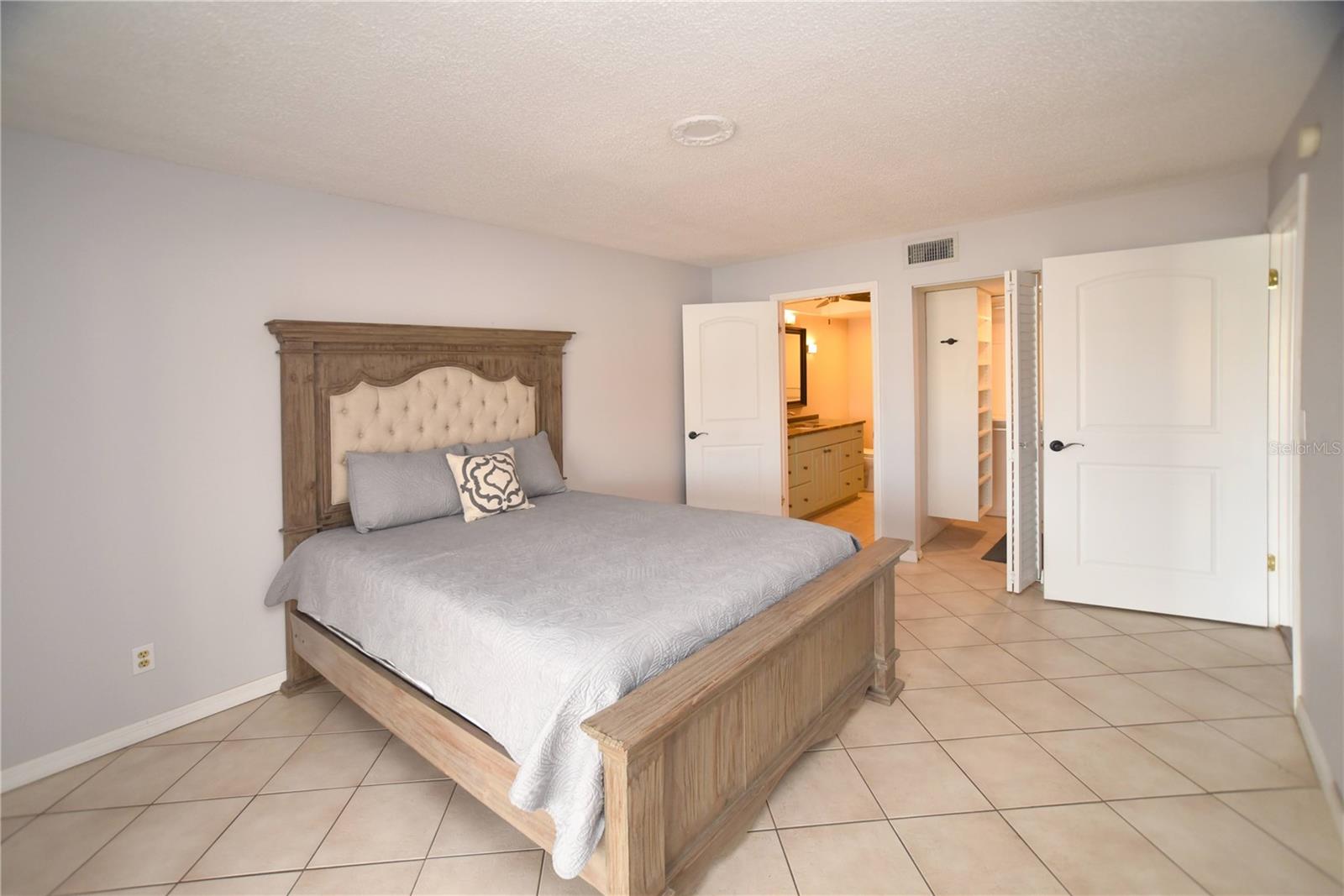 VILLAS ON POINT BRITTANY CONDO - Residential