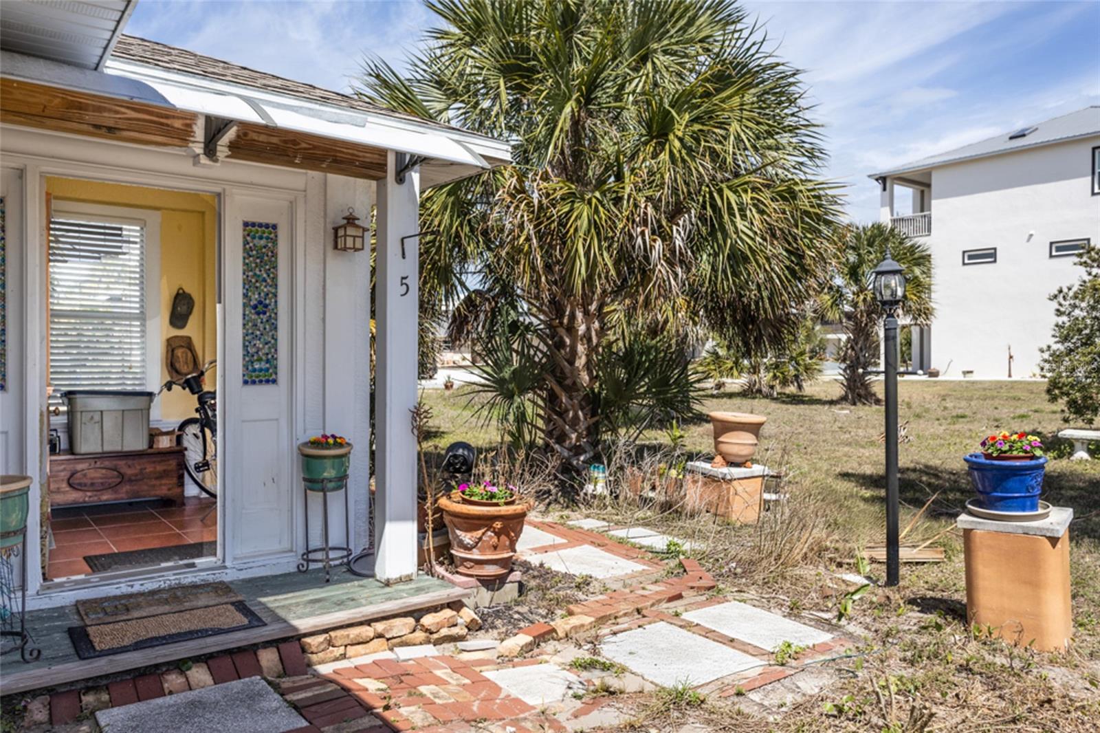 MARINELAND ACRES BLK 3 LT 3 - Residential