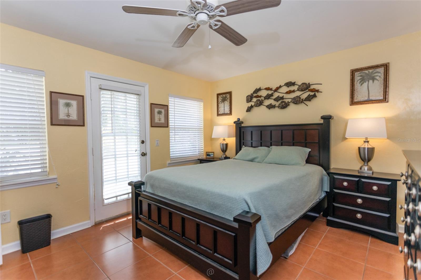 MARINELAND ACRES BLK 3 LT 3 - Residential