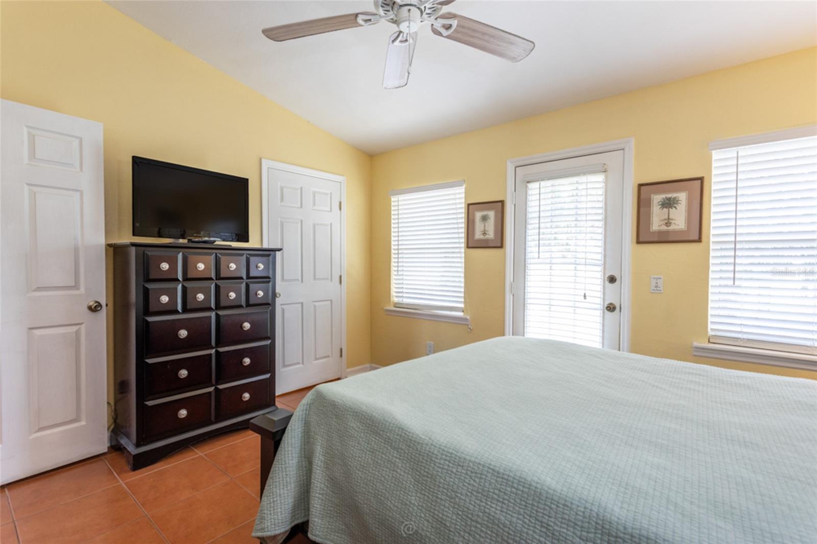 MARINELAND ACRES BLK 3 LT 3 - Residential