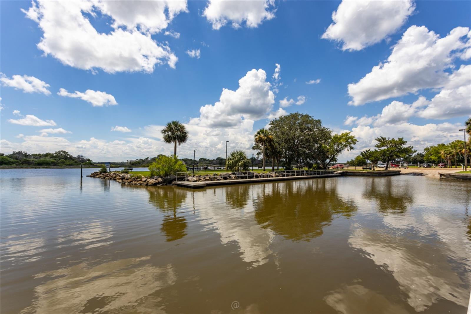 MARINELAND ACRES BLK 3 LT 3 - Residential