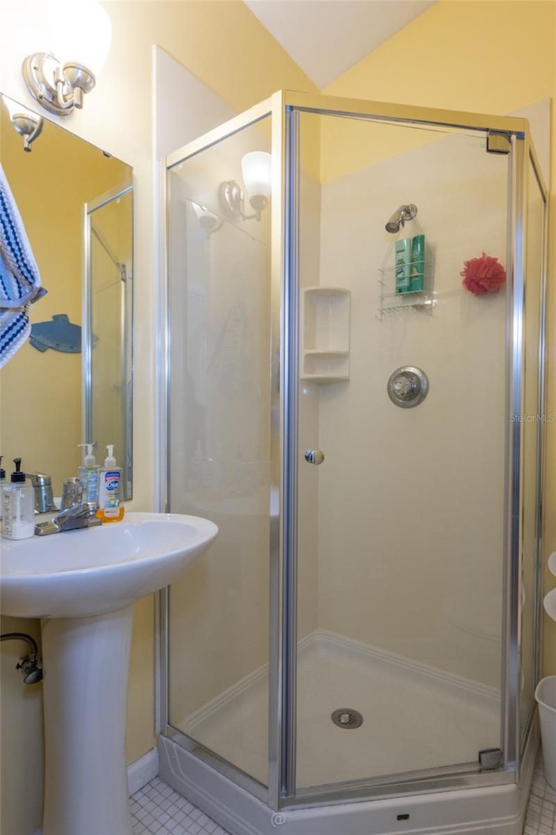 MARINELAND ACRES BLK 3 LT 3 - Residential