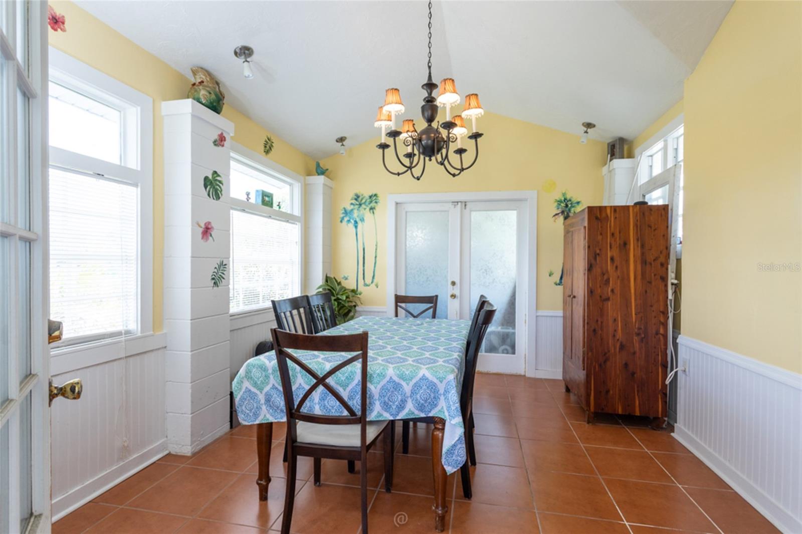 MARINELAND ACRES BLK 3 LT 3 - Residential