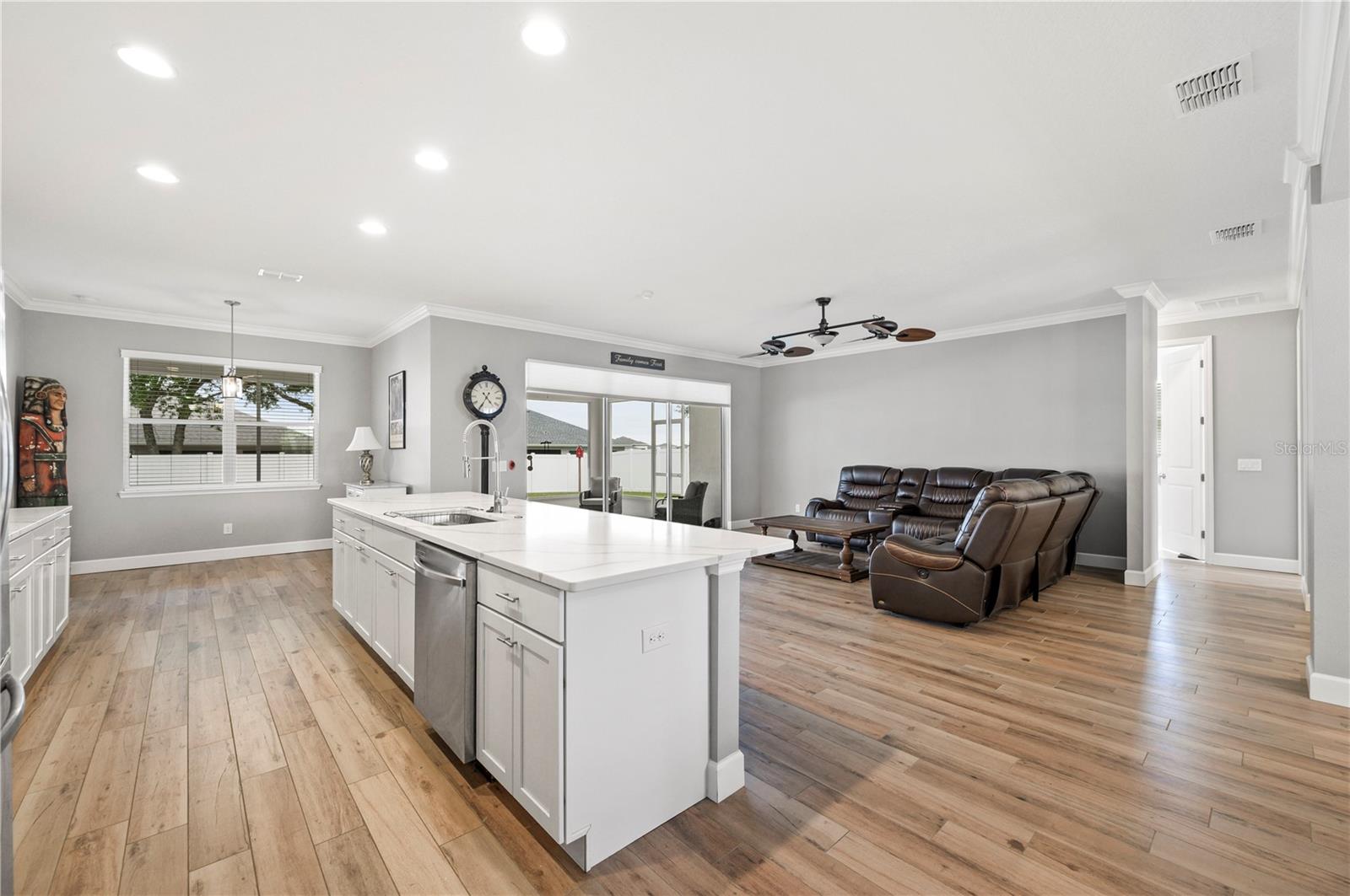 1427 MAGNOLIA LANE