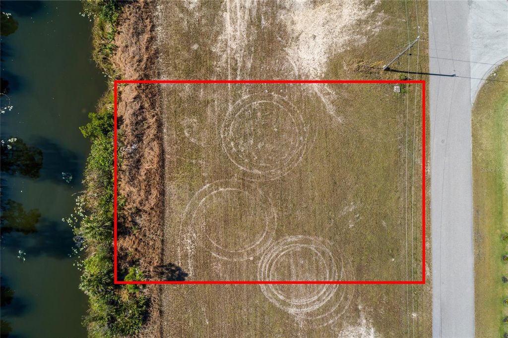 Photo of 916 NE 43rd Terrace, Cape Coral, FL 33909 (MLS # TB8350739)