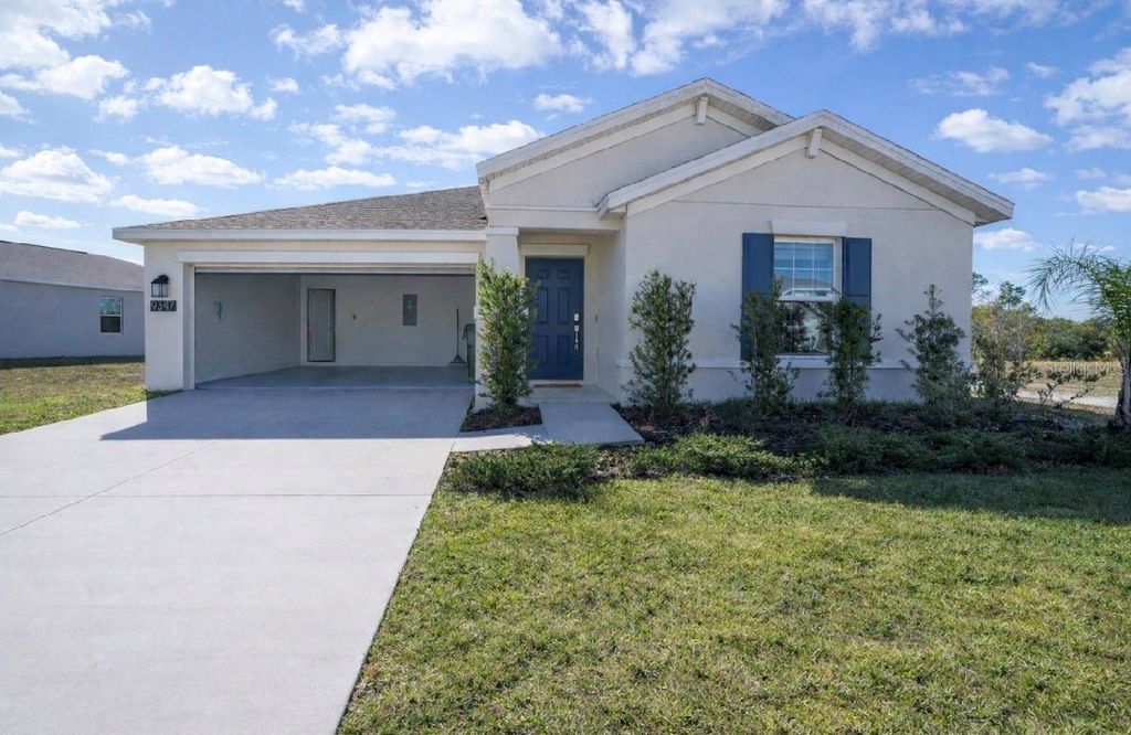 Photo of 9347 Revere Avenue, Leesburg, FL 34788 (MLS # S5142868)