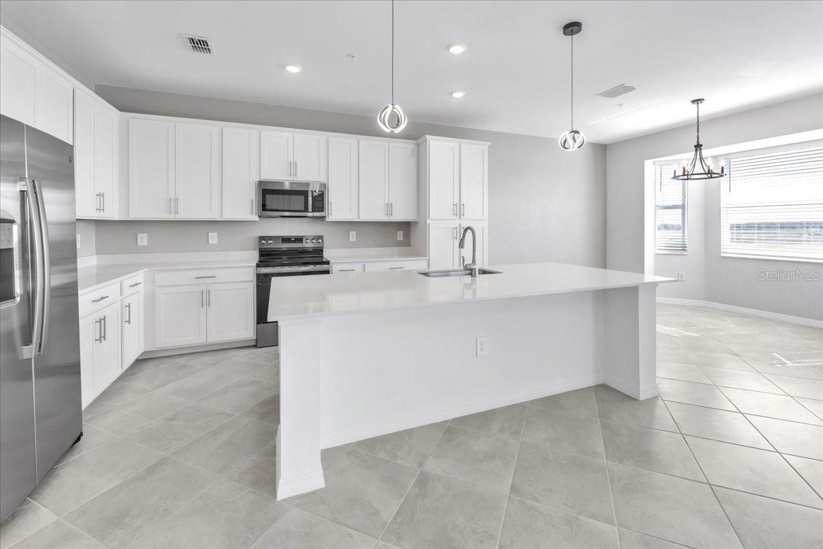 19140 SCALLOP LOOP 405