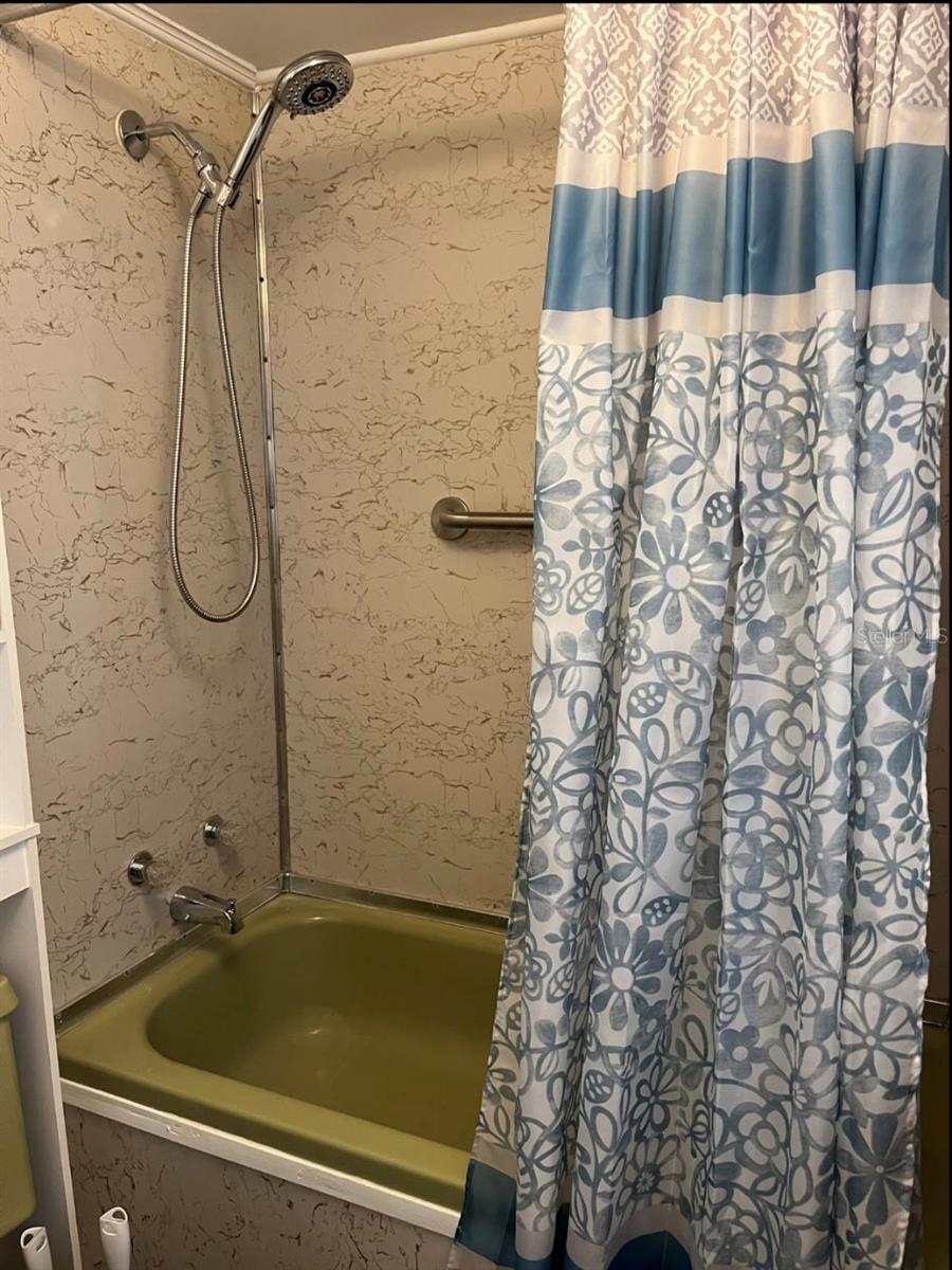 PRETTY POND PARK 01 UNREC TRS 112 & 113 ZH COLONY - Residential