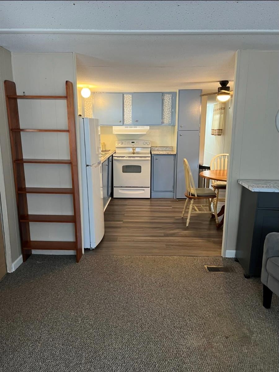 PRETTY POND PARK 01 UNREC TRS 112 & 113 ZH COLONY - Residential