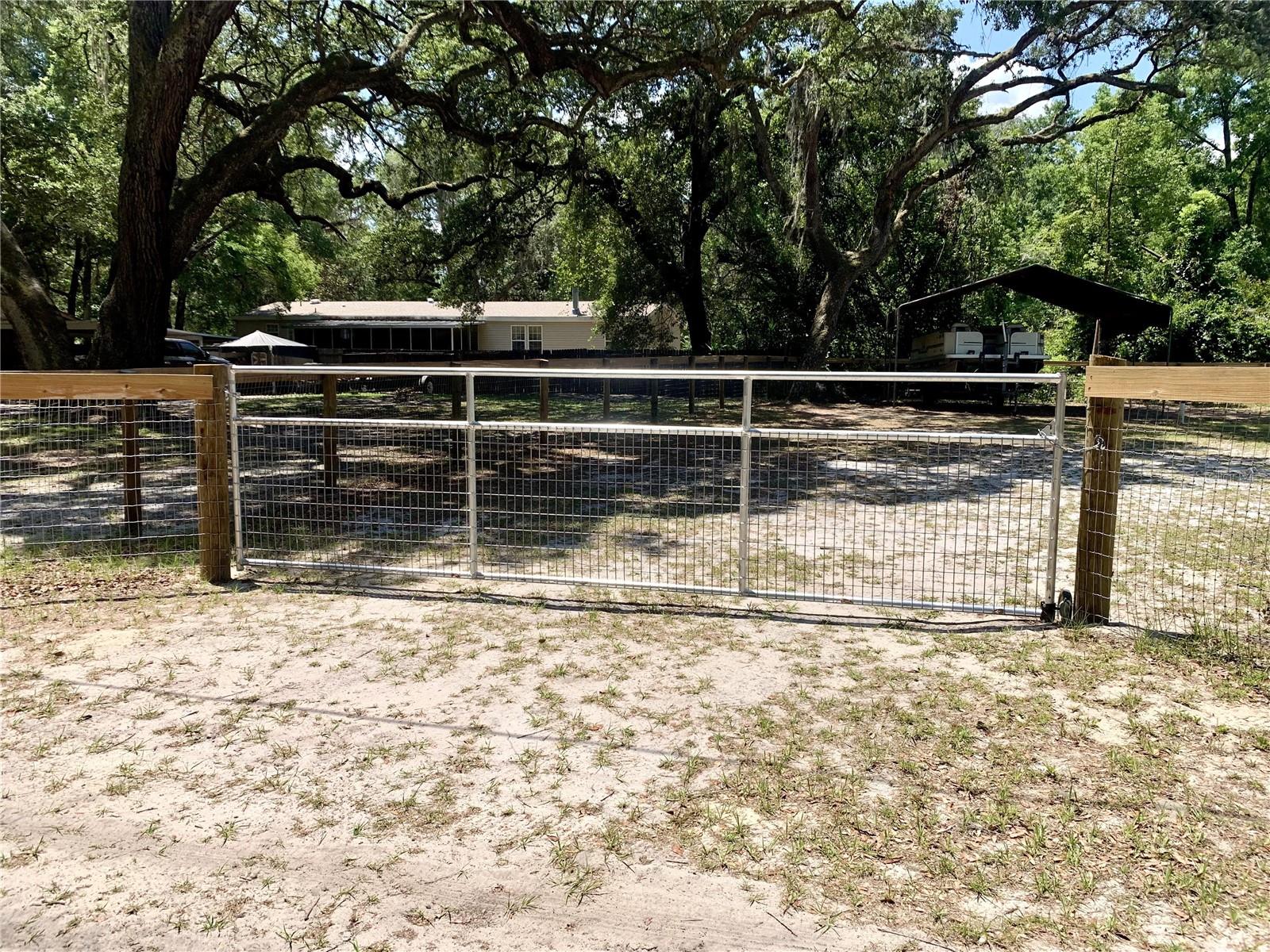 OCKLAWAHA RIVER ESTATE - Land