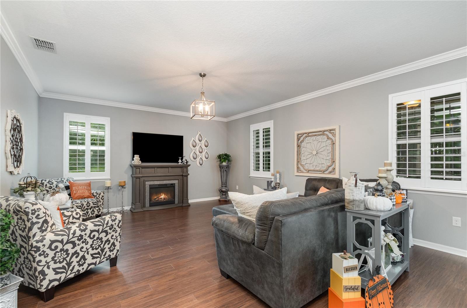 WELLINGTON WOODS - Residential