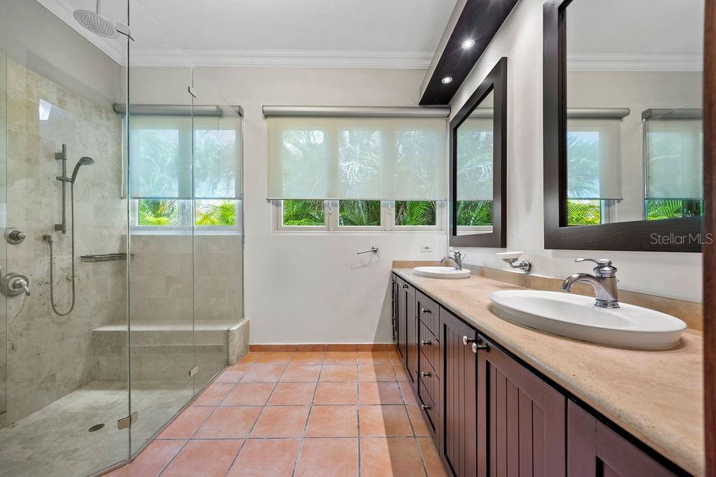 DORADO BEACH EAST - Residential